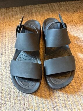 Crocs black Brooklyn low chunky sandals